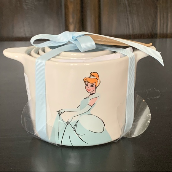 Disney Princess Cinderella Measuring Cups #2 Castle Slipper Pumpkin Carriage - Picture 2 of 5